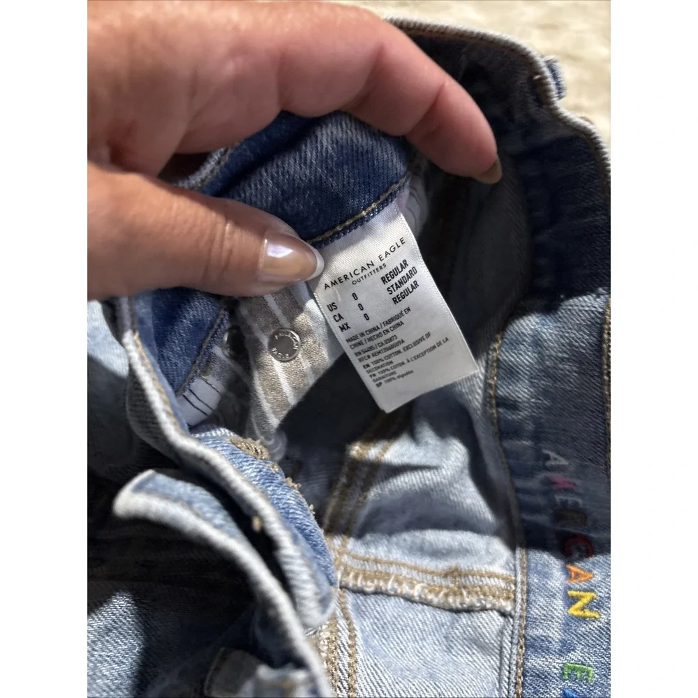American Eagle Pride 90s Straight Distressed Raw Hem Denim Jeans Women Size 0